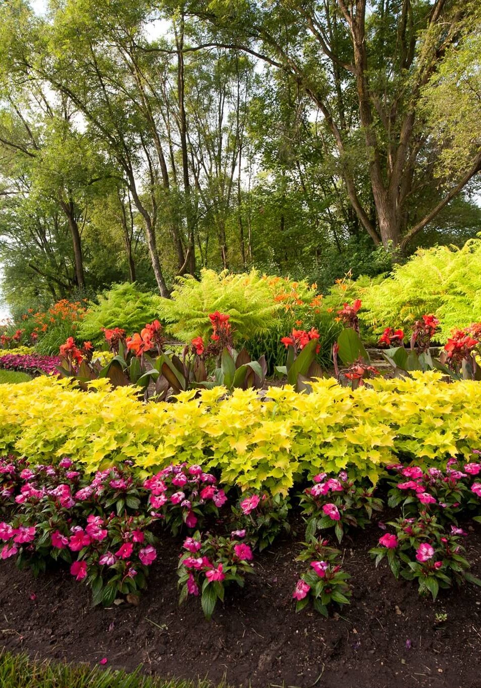 St. Charles, IL Commercial Landscaping Company